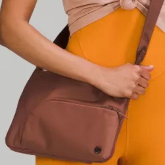 LULULEMON 2-in-1 Crossbody Yoga Mat Bag ANCIENT COPPER BROWN  3 L NWT - Picture 5 of 7
